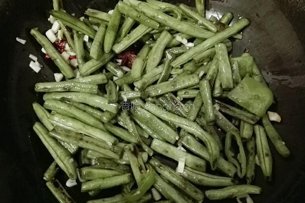干煸豆角的做法图解6