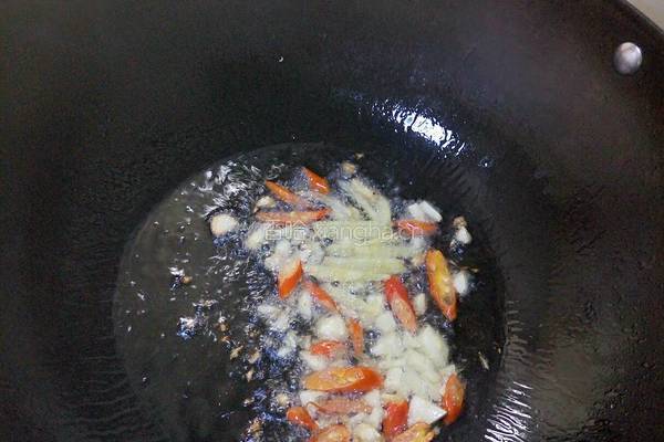 芹菜肉丝的做法图解4