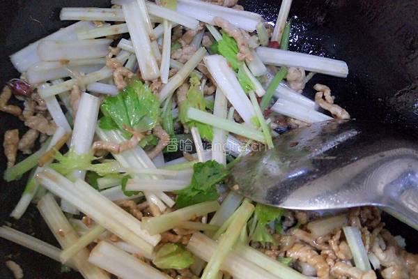 芹菜肉丝的做法图解6