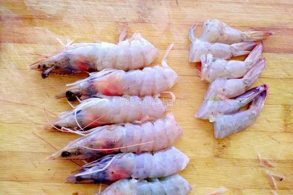 凤尾虾球蒸豆腐的做法图解3
