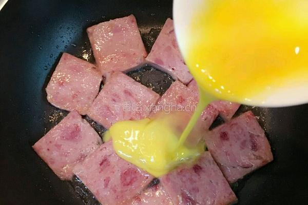 午餐肉煎鸡蛋的做法图解4