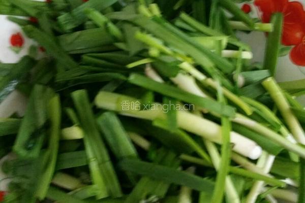 鱿鱼韭菜的做法图解1