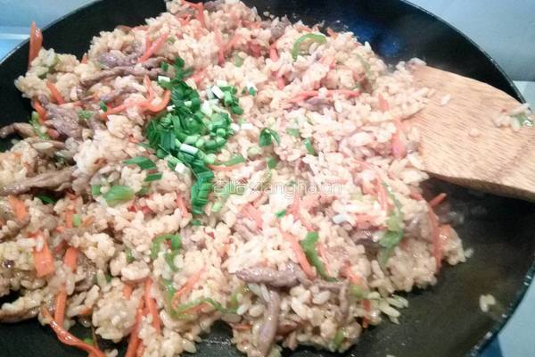 牛肉炒饭的做法图解7