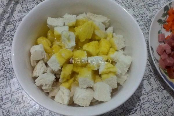 彩蔬炒馒头的做法图解2