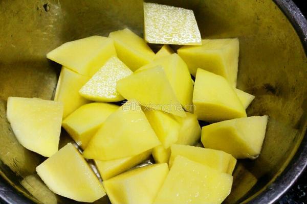 豆腐泡土豆鸡爪煲的做法图解8