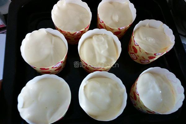 戚风杯子蛋糕的做法图解12
