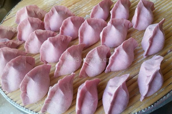 火龙果皮饺子的做法图解2
