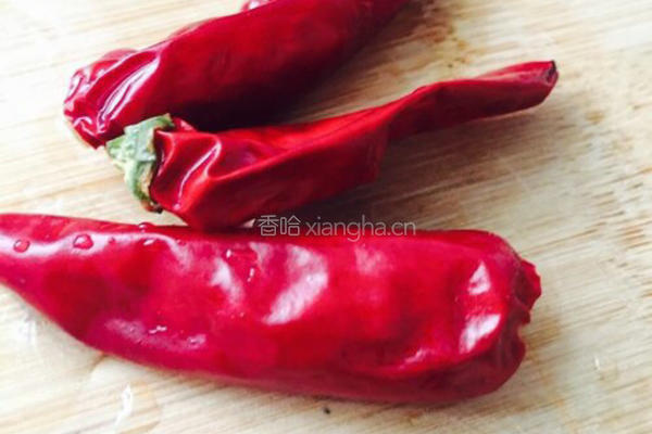 糖醋香肠蒜苔的做法图解4