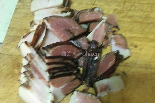 四川腊肉炒蒜苔的做法图解4
