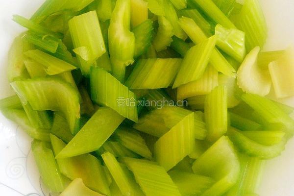 西芹拌腐竹的做法图解5
