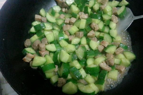 黄瓜炒肉粒的做法图解8