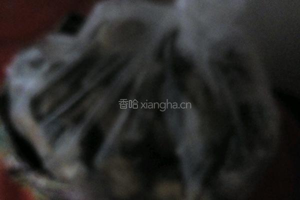 红菇炖鸭汤的做法图解2