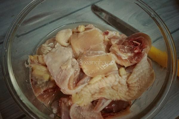 好喝养颜的淮山鸡肉汤的做法图解1