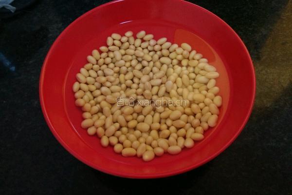 黄豆猪脚汤的做法图解2