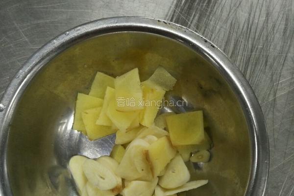 韭菜炒河虾的做法图解2