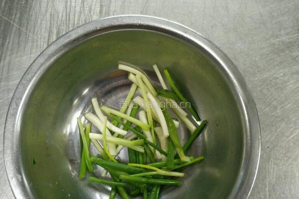 韭菜炒河虾的做法图解4