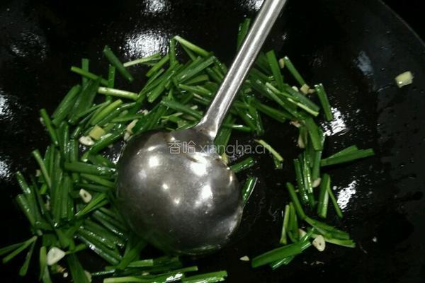 韭菜炒河虾的做法图解12
