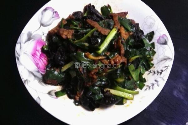 韭菜木耳炒肉片的做法图解8