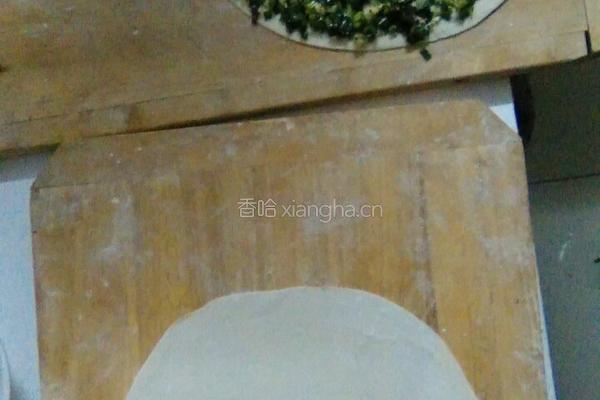 韭菜盒子的做法图解3
