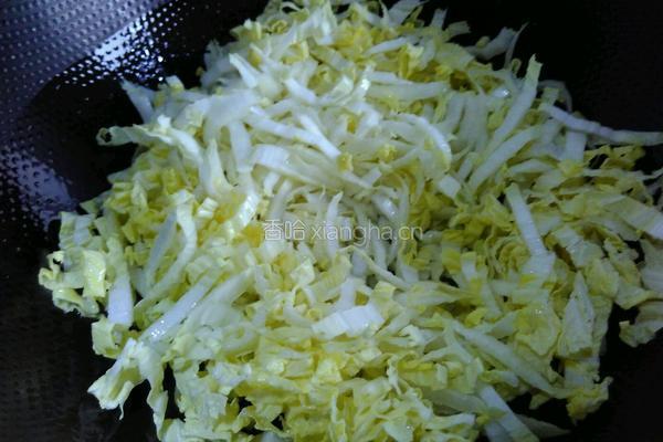 白菜炒鸡腿菇的做法图解4