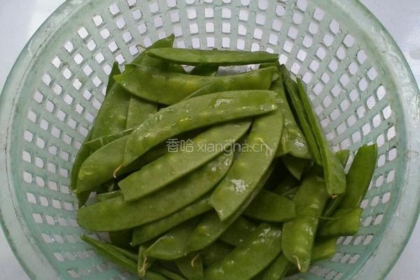 冻豆腐炒豆角的做法图解1