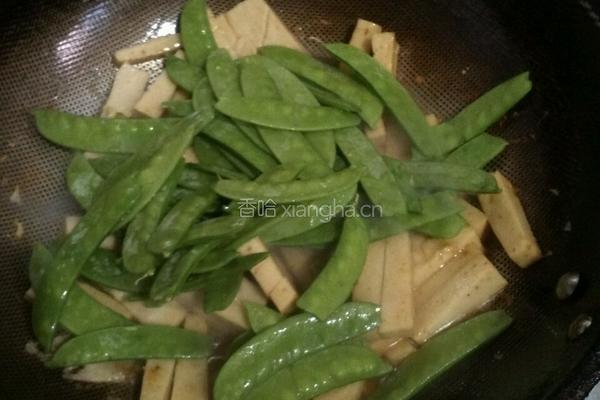 冻豆腐炒豆角的做法图解4