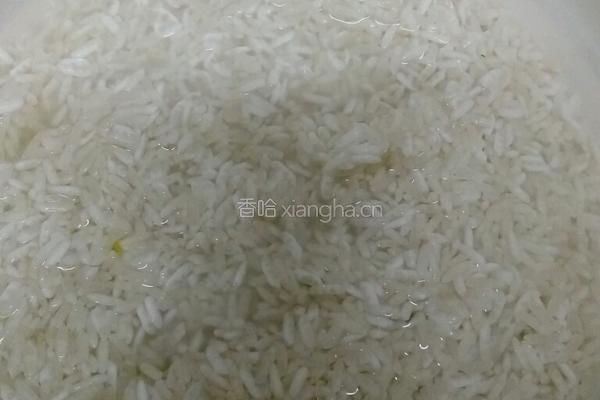 香菇青菜瘦肉粥的做法图解1