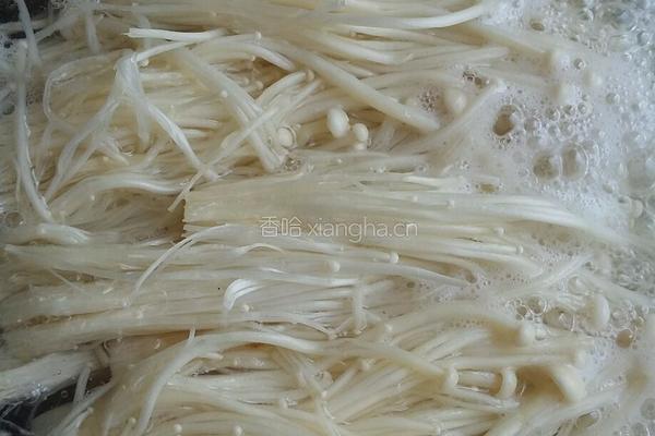 金针菇的做法图解1