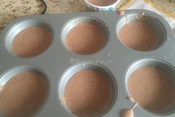 可可纸杯蛋糕的做法图解9