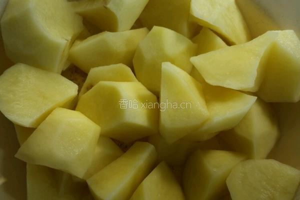 拔丝土豆的做法图解1