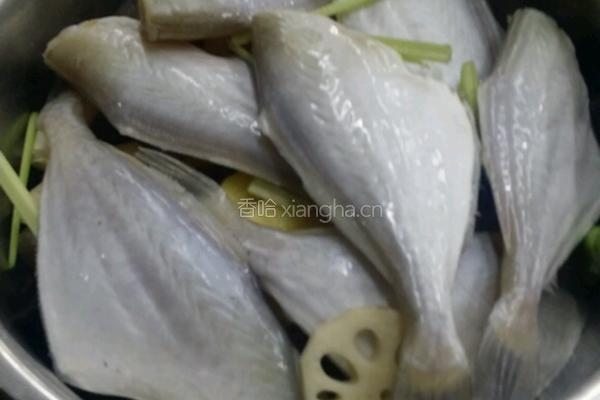 香辣耗儿鱼的做法图解1