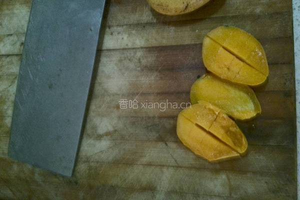 芒果糖水的做法图解2