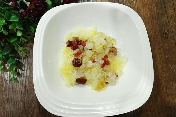 皂角米桃胶银耳羹的做法图解5