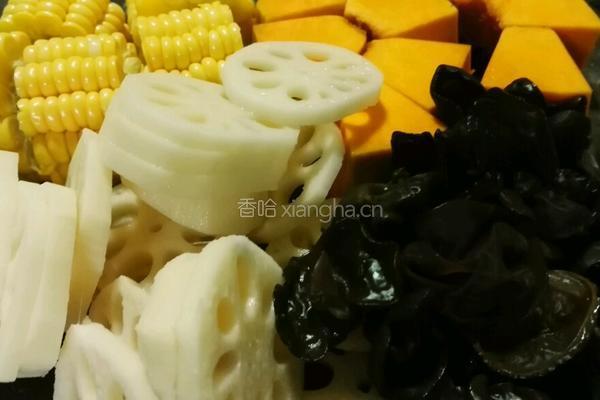 玉米子排汤的做法图解1