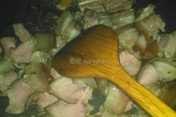 蒜苗炒腊肉的做法图解7