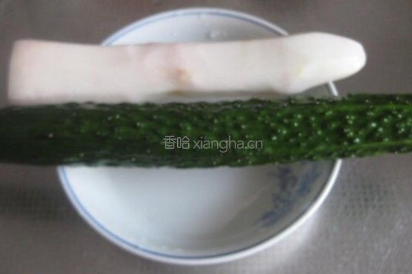 黄瓜炒山药片的做法图解1