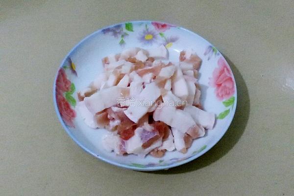 白玉菇炒肉的做法图解2