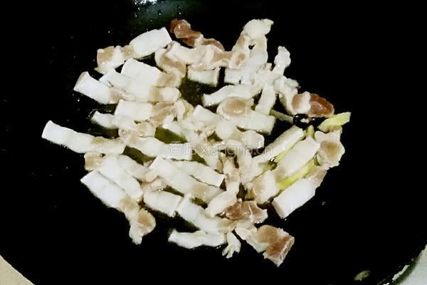 白玉菇炒肉的做法图解4