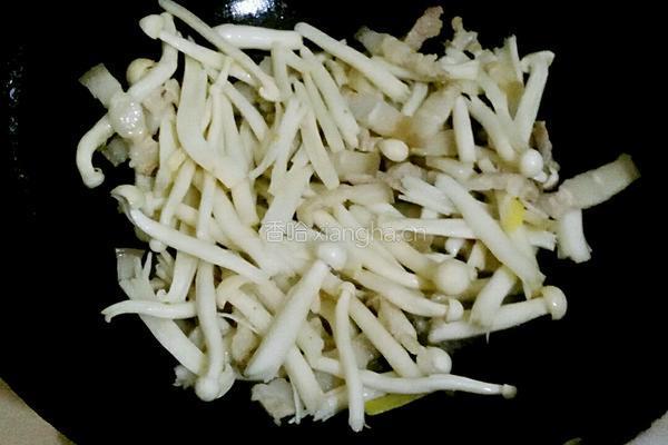 白玉菇炒肉的做法图解5