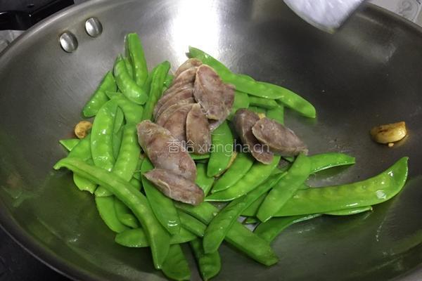 香肠炒荷兰豆的做法图解9