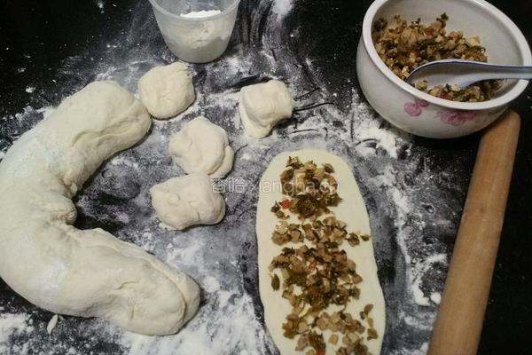 馅饼（雪菜冬笋味）的做法图解7