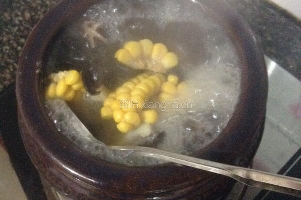 玉米排骨煲的做法图解5
