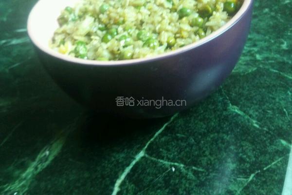 豌豆鸡蛋炒饭的做法图解2
