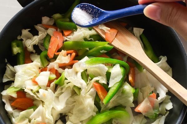 鱼肉炒杂菜的做法图解5