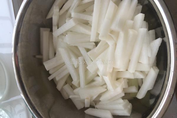 萝卜泡菜的做法图解1