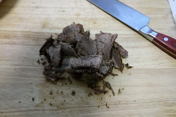 辣炒卤牛肉的做法图解2