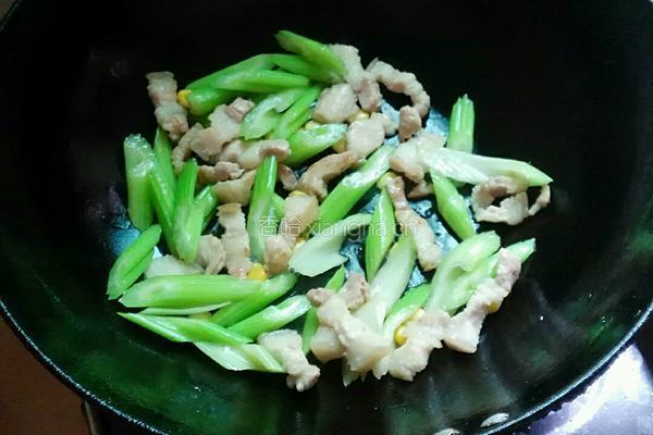西芹炒肉的做法图解5