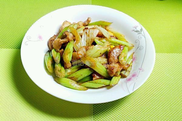 西芹炒肉的做法图解7