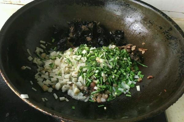 香煎豆腐烧木耳的做法图解8