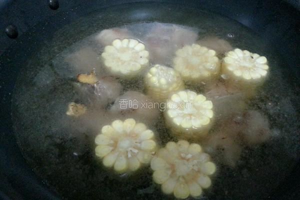 胡萝卜玉米烧排骨的做法图解7